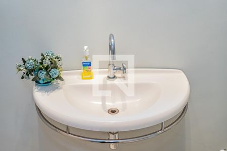 Lavabo de casa para alugar com 4 quartos, 300m² em Vila Pereira Barreto, São Paulo
