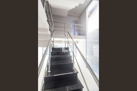 Escada de casa de condomínio à venda com 6 quartos, 524m² em Residencial Dez (alphaville), Santana de Parnaíba