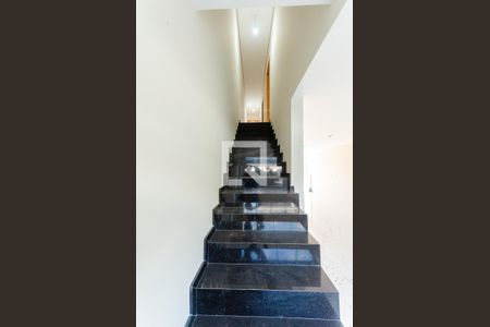 Escada de casa à venda com 3 quartos, 150m² em Freguesia do Ó, São Paulo