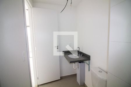 Banheiro de kitnet/studio à venda com 1 quarto, 24m² em Jardim das Acacias, São Paulo