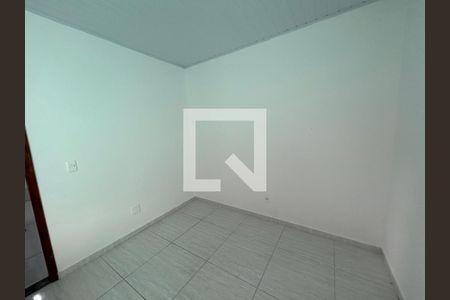 Quarto 2 de casa para alugar com 2 quartos, 52m² em Vila Valqueire, Rio de Janeiro