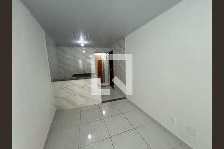 Sala de casa para alugar com 2 quartos, 52m² em Vila Valqueire, Rio de Janeiro