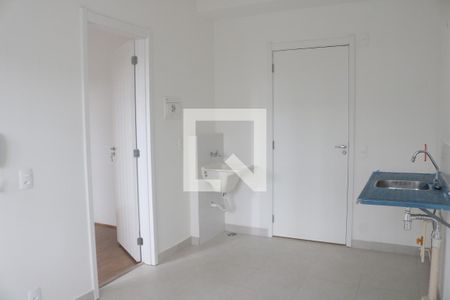 Sala e Cozinha Integrada de apartamento para alugar com 1 quarto, 24m² em Parque Industrial Tomas Edson, São Paulo