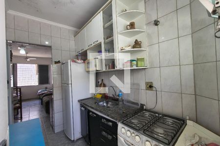 Cozinha  de kitnet/studio para alugar com 0 quarto, 27m² em Guilhermina, Praia Grande