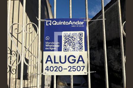 Placa instalada  de casa para alugar com 1 quarto, 34m² em Vila Ester, São Paulo