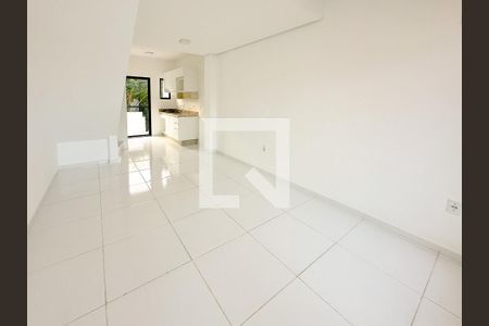 Sala de casa para alugar com 2 quartos, 90m² em Potecas, São José