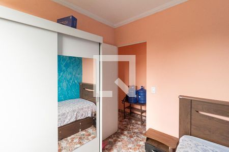Quarto 2 de apartamento para alugar com 2 quartos, 44m² em Parque Roseira, Carapicuíba