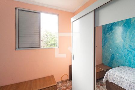 Quarto 2 de apartamento para alugar com 2 quartos, 44m² em Parque Roseira, Carapicuíba