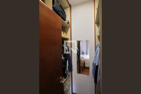 Closet da suíte de apartamento à venda com 3 quartos, 100m² em Lourdes, Belo Horizonte