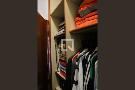 Closet da suíte de apartamento à venda com 3 quartos, 100m² em Lourdes, Belo Horizonte