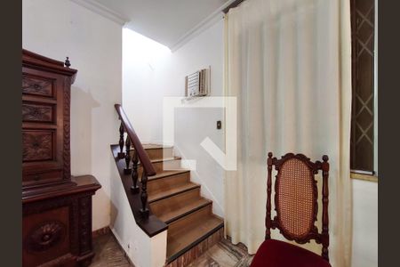 Escada de casa para alugar com 4 quartos, 500m² em Tijuca, Rio de Janeiro