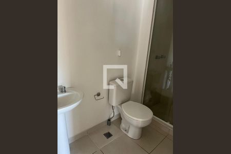 Banheiro de apartamento para alugar com 1 quarto, 39m² em Teresópolis, Porto Alegre