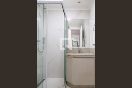 Banheiro social de apartamento para alugar com 2 quartos, 63m² em Vila Endres, Guarulhos