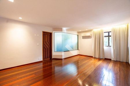 Casa à venda com 5 quartos, 501m² em São Francisco, Niterói