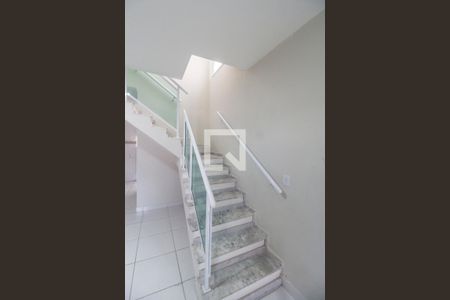 Escada de apartamento à venda com 2 quartos, 70m² em Chácara do Solar Ii (fazendinha), Santana de Parnaíba