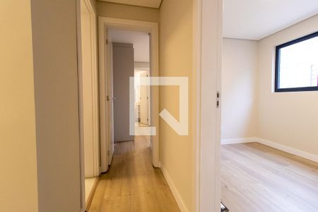 Corredor de apartamento para alugar com 2 quartos, 74m² em Campina do Siqueira, Curitiba