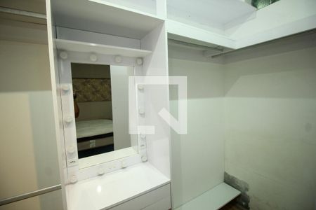 Closet da suíte 1 de casa para alugar com 5 quartos, 200m² em Vila Apiai, Santo André