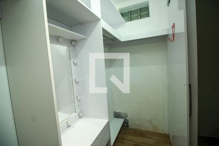 Closet da suíte 1 de casa para alugar com 5 quartos, 200m² em Vila Apiai, Santo André