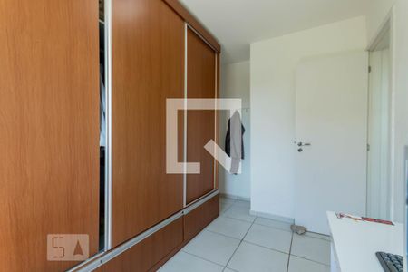 Quarto de apartamento para alugar com 2 quartos, 48m² em Piratininga, Belo Horizonte