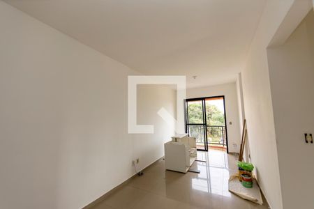 Sala de apartamento para alugar com 2 quartos, 55m² em Jardim Tupanci, Barueri