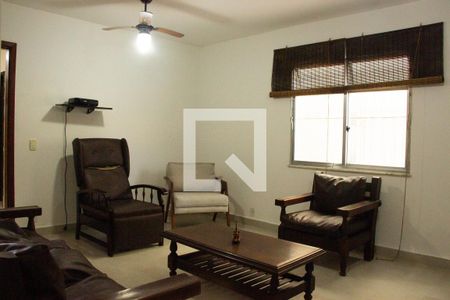 Apartamento para alugar com 3 quartos, 110m² em Braga, Cabo Frio