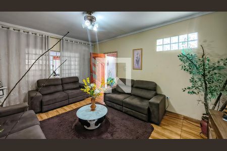 Sala de casa à venda com 7 quartos, 275m² em Jardim Cliper, São Paulo