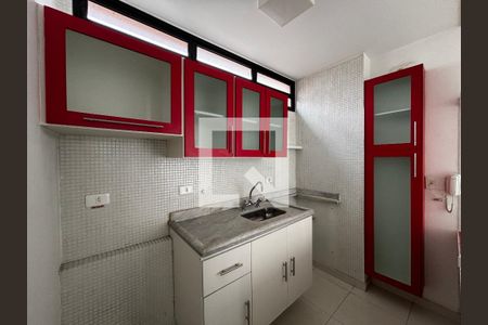 Cozinha de apartamento para alugar com 1 quarto, 42m² em Vila Madalena, São Paulo