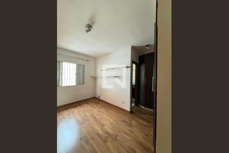 Quarto de casa à venda com 3 quartos, 195m² em Vila Romero, São Paulo