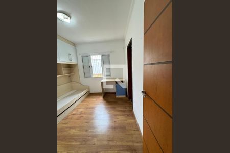 Quarto de casa à venda com 3 quartos, 195m² em Vila Romero, São Paulo