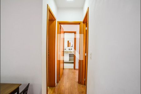 Corredor de apartamento para alugar com 2 quartos, 64m² em Vila Gilda, Santo André
