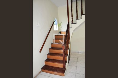 Detalhe - Escada Quarto de casa para alugar com 1 quarto, 80m² em Vila Palmeiras, São Paulo