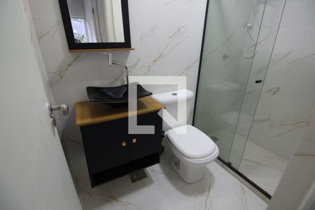 Banheiro de apartamento à venda com 2 quartos, 54m² em Jacarepaguá, Rio de Janeiro