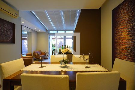Sala de jantar de casa de condomínio à venda com 3 quartos, 196m² em Tristeza, Porto Alegre