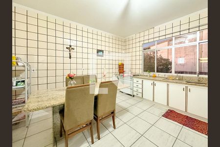 Sala/Cozinha de casa para alugar com 4 quartos, 280m² em Forquilhinhas, São José