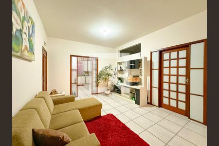 Casa para alugar com 4 quartos, 280m² em Forquilhinhas, São José