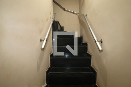 Escada de casa à venda com 3 quartos, 120m² em Vila Cecilia Maria, Santo André