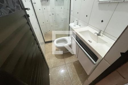 Banheiro de casa para alugar com 2 quartos, 4m² em Jardim Vinte E Cinco de Agosto, Duque de Caxias