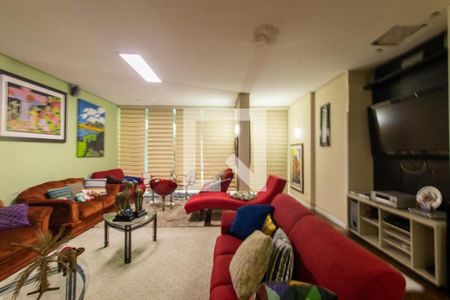 Sala 1 de casa para alugar com 6 quartos, 700m² em Pinheirinho, Curitiba