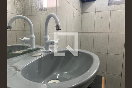Banheiro de casa para alugar com 1 quarto, 55m² em Jardim Munhoz Junior, Osasco