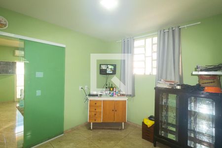Sala de casa para alugar com 3 quartos, 135m² em Santíssimo, Rio de Janeiro