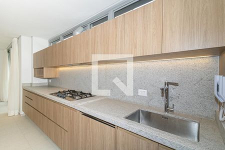 Cozinha de apartamento para alugar com 1 quarto, 78m² em Itaim Bibi, São Paulo