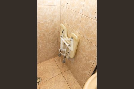 Banheiro da Suíte 1 de casa à venda com 3 quartos, 6m² em Vila Sabrina, São Paulo