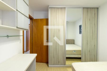 Quarto 1 de casa de condomínio para alugar com 3 quartos, 140m² em Hauer, Curitiba