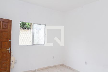 Sala de casa para alugar com 2 quartos, 40m² em Guaratiba, Rio de Janeiro