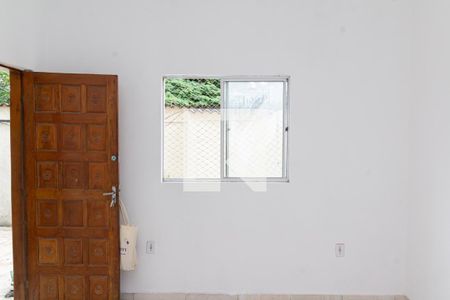 Sala de casa para alugar com 2 quartos, 40m² em Guaratiba, Rio de Janeiro