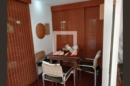 Sala de casa para alugar com 5 quartos, 385m² em Itaipava, Petrópolis