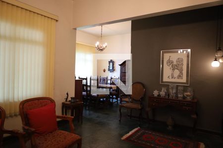 Casa à venda com 4 quartos, 200m² em Vila Campo Grande, São Paulo
