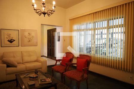 Casa à venda com 4 quartos, 200m² em Vila Campo Grande, São Paulo
