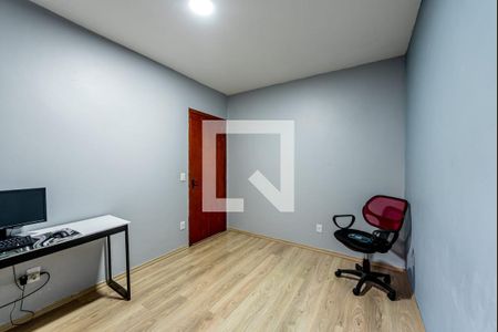 Quarto 2 de casa à venda com 2 quartos, 84m² em Chapéu Do Sol, Porto Alegre