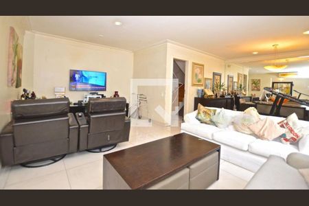 Casa à venda com 5 quartos, 159m² em Vila Madalena, São Paulo